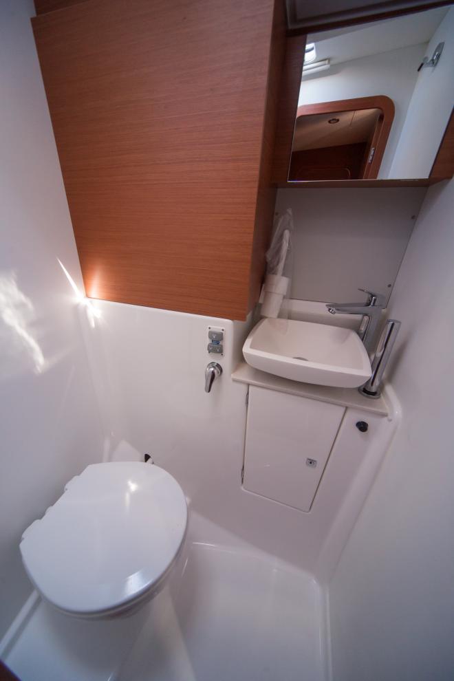 Dufour 520 GL - WC Dufour 520 GL - łazienka
